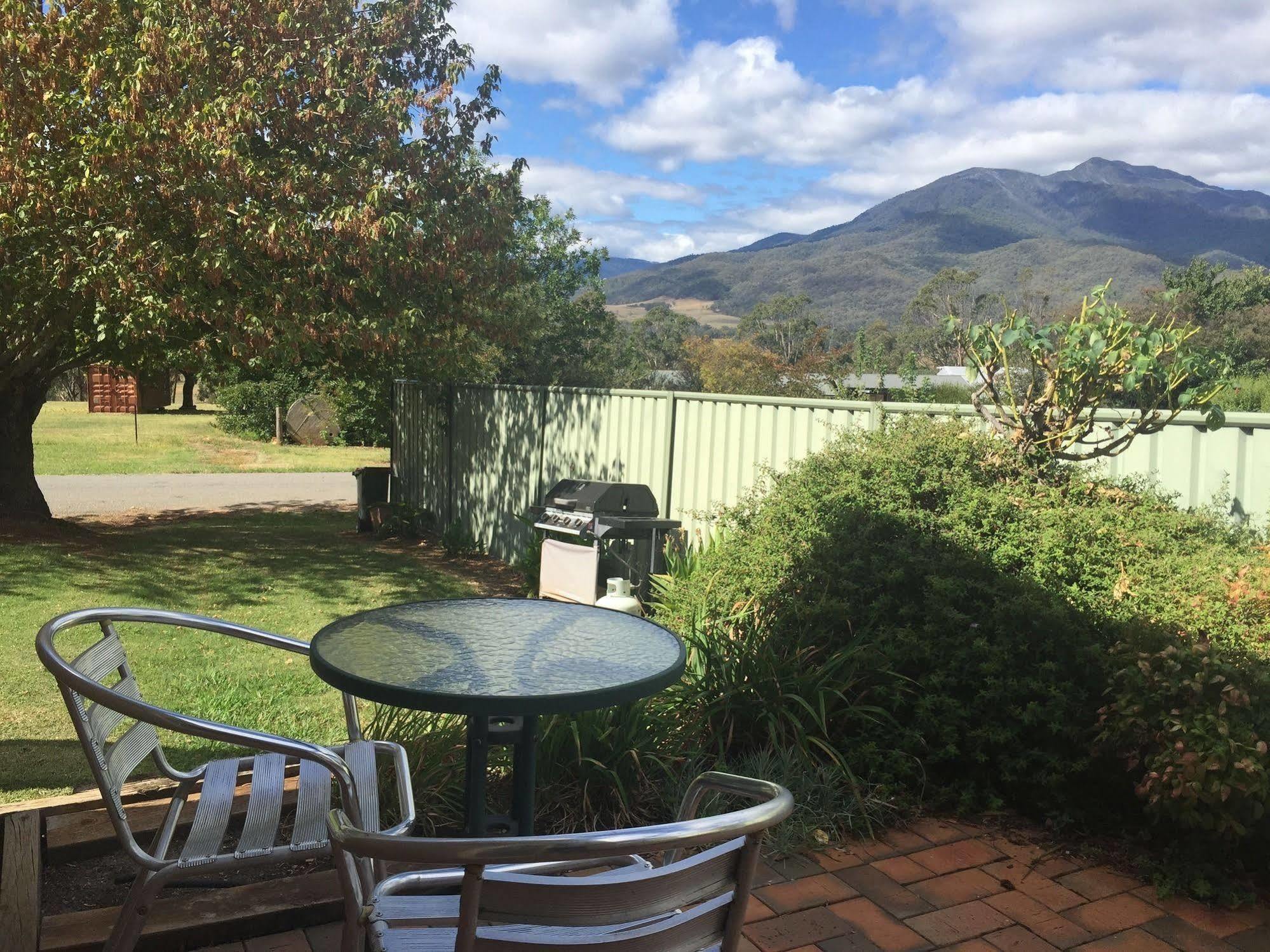 Bogong Moth Motel 芒特比尤蒂 外观 照片